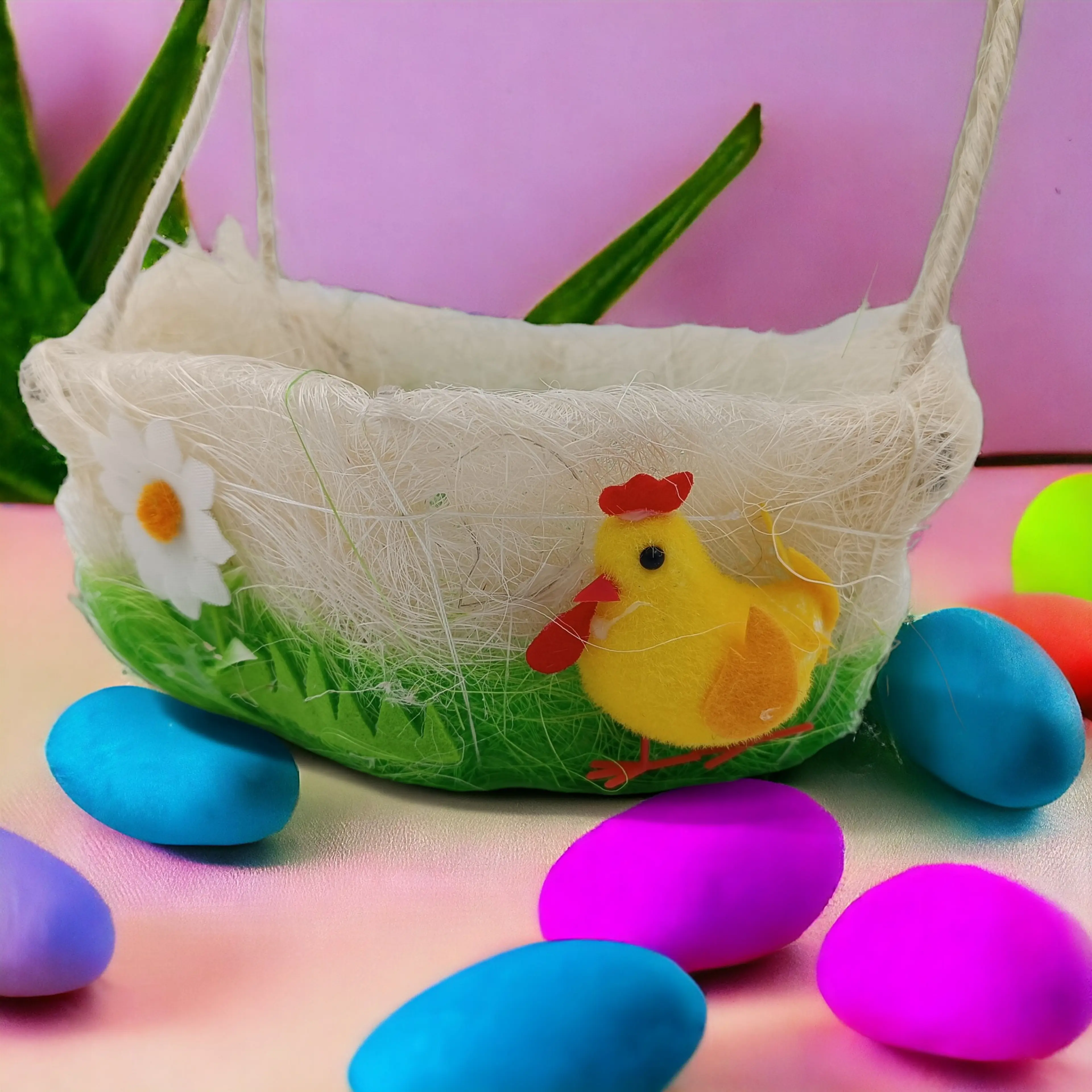 Кошничка за Великденски Яйца с Декорация